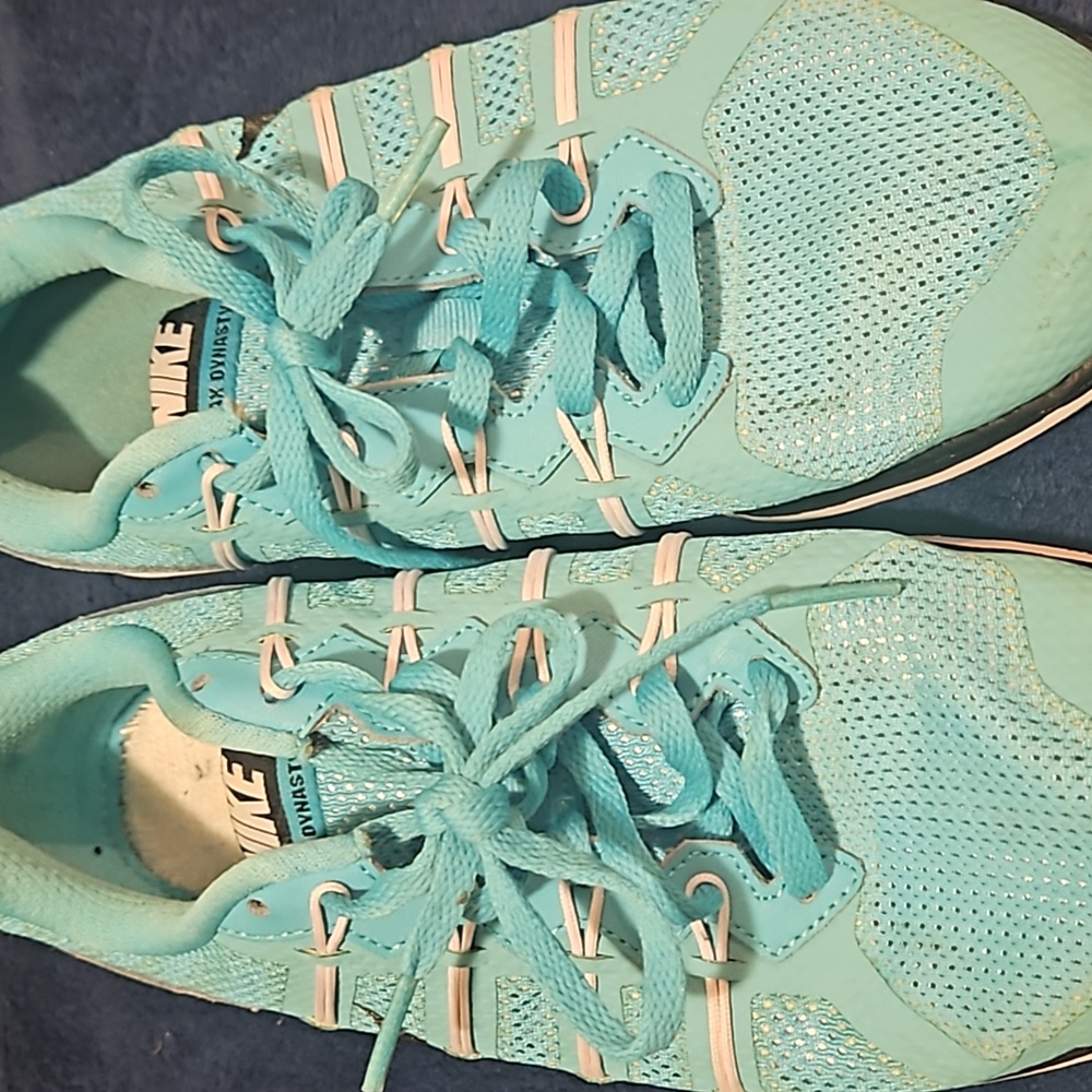 NIKE RUNNING SHOES - Picture 2 of 4